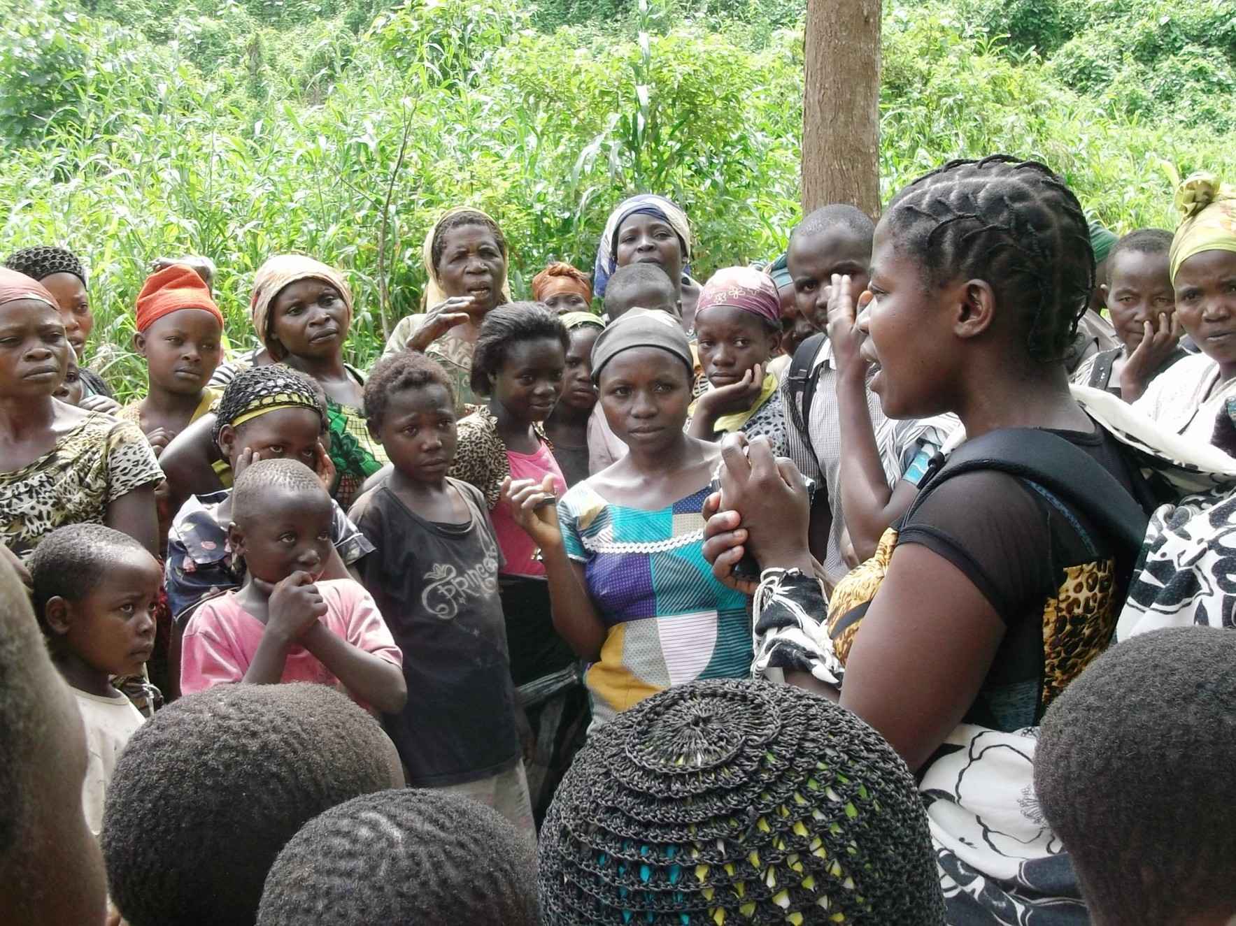 Provide computers to Congolese women image