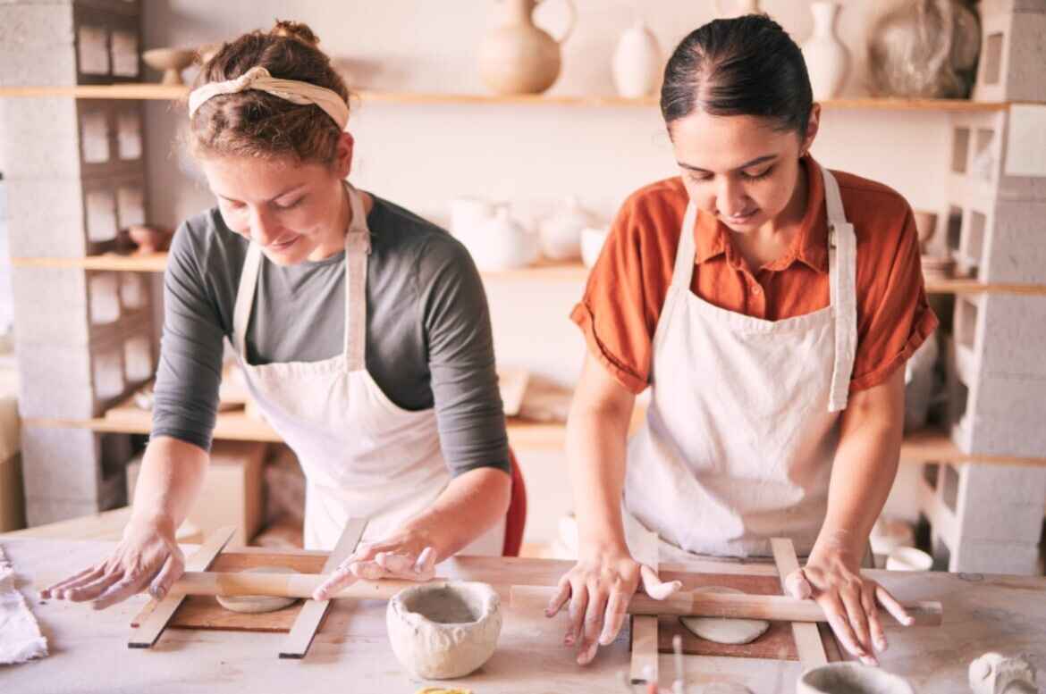  2026-P08/09 - TEEN POTTERY Classes at VB Art Center - Saturdays image