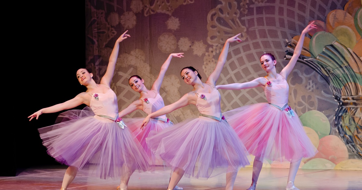 Hopkinton Center for the Arts Christmas in July HCA�s