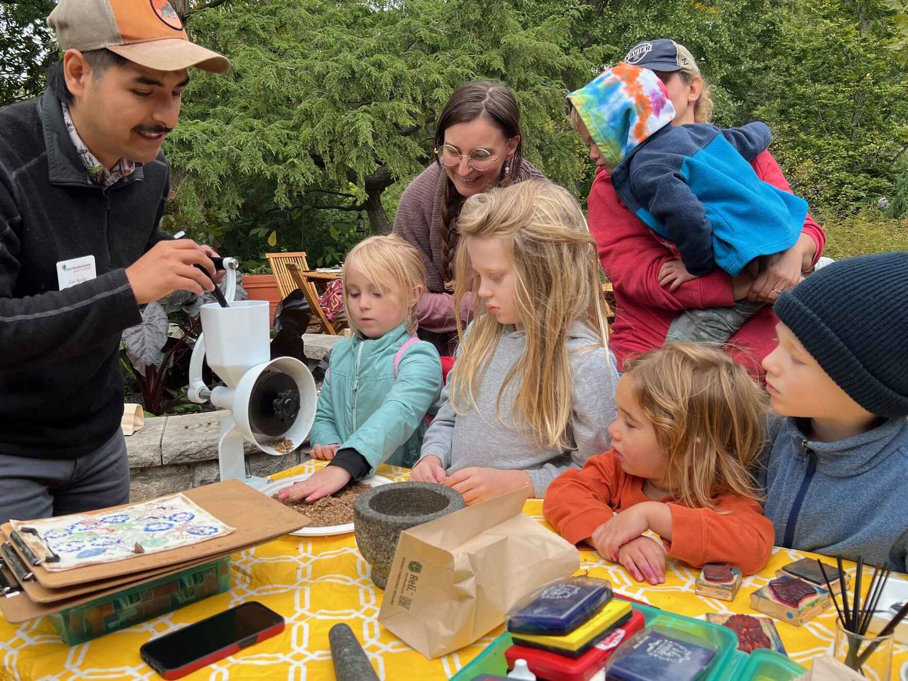 Lil' Sprouts Volunteering image