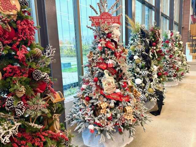 7th Annual Christmas Tree Raffle Presented By The Farmers Bank image