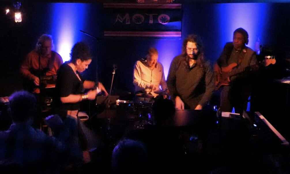 Moto: Caribbean  Grooves image