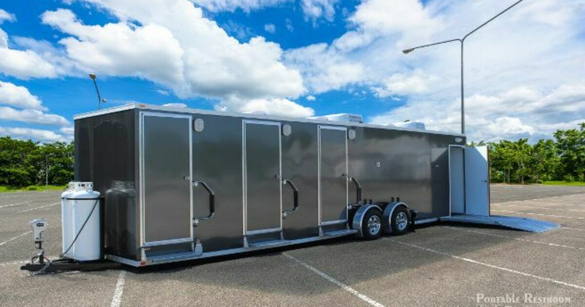 1 in 7B Foundation 1in7B ShowerLaundry Trailer