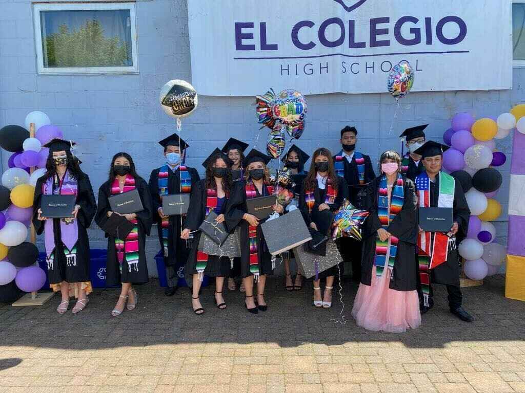 Give today to support El Colegio's Class of 2022! image