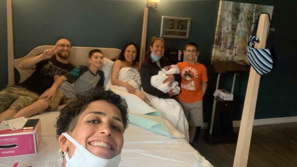 Empowering birthing people image