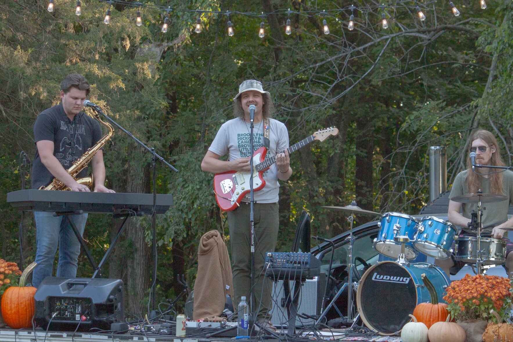 Partner with Farwell House to continue supporting artists and the arts in our rural communities. image