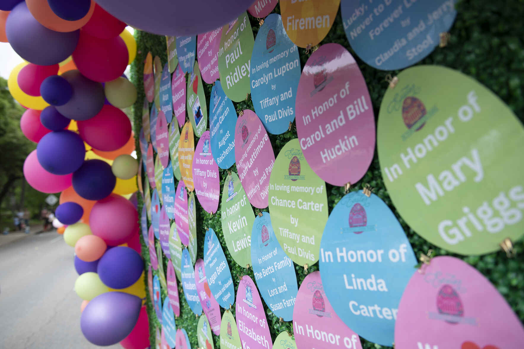 R'EGG'cognition Wall image